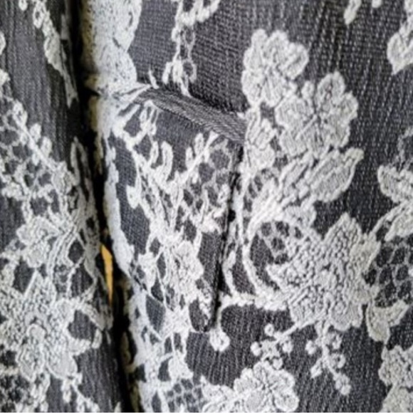 Plein Sud Jeanius Double Button Toggle Floral Lace Blazer - Picture 5 of 11